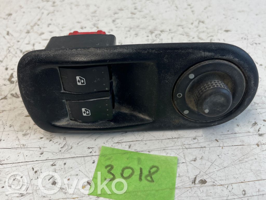 Renault Master II Electric window control switch 