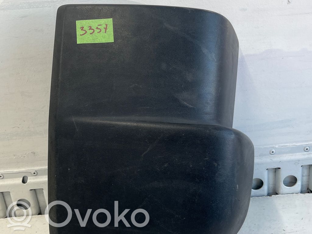 Volkswagen II LT Takapuskurin kulmaosan verhoilu 