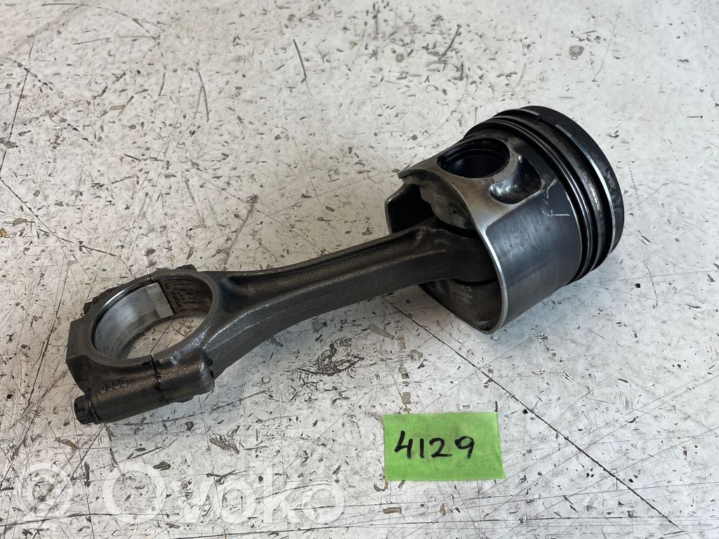 Volkswagen PASSAT B6 Piston with connecting rod 
