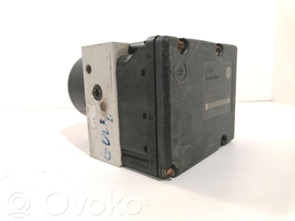 Volkswagen Golf IV Bomba de ABS 