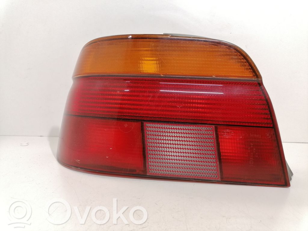 BMW 5 E39 Aizmugurējais lukturis virsbūvē 