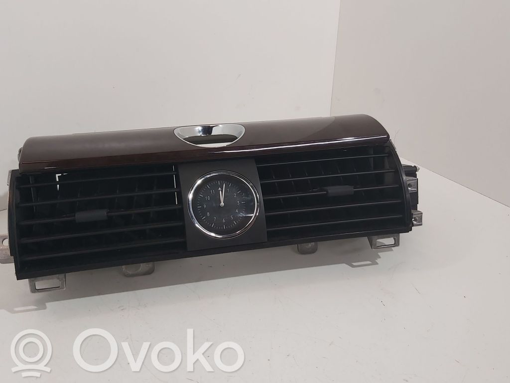 Volkswagen Phaeton Centrālais gaisa ventilācijas režģis 