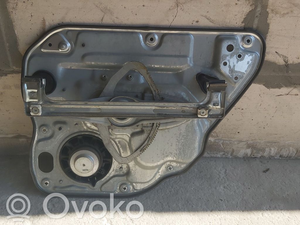 Volvo V50 Mecanismo para subir la puerta trasera sin motor 