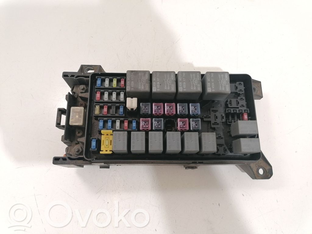 KIA Sorento Fuse module 