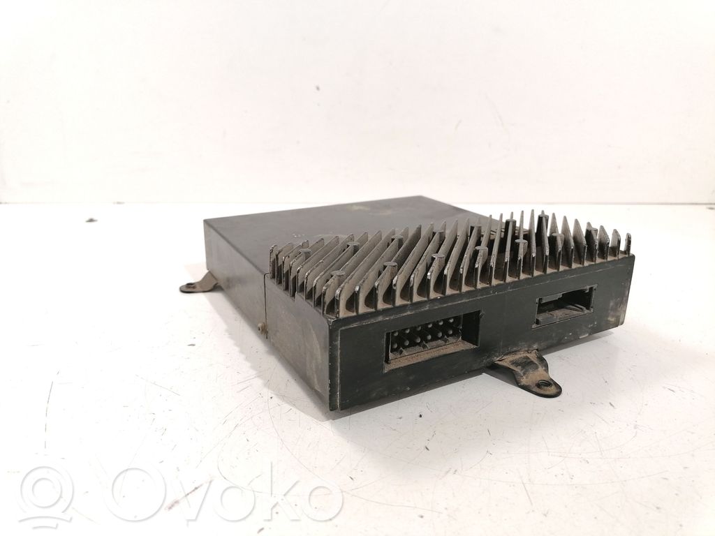 BMW 7 E38 Garso stiprintuvas 
