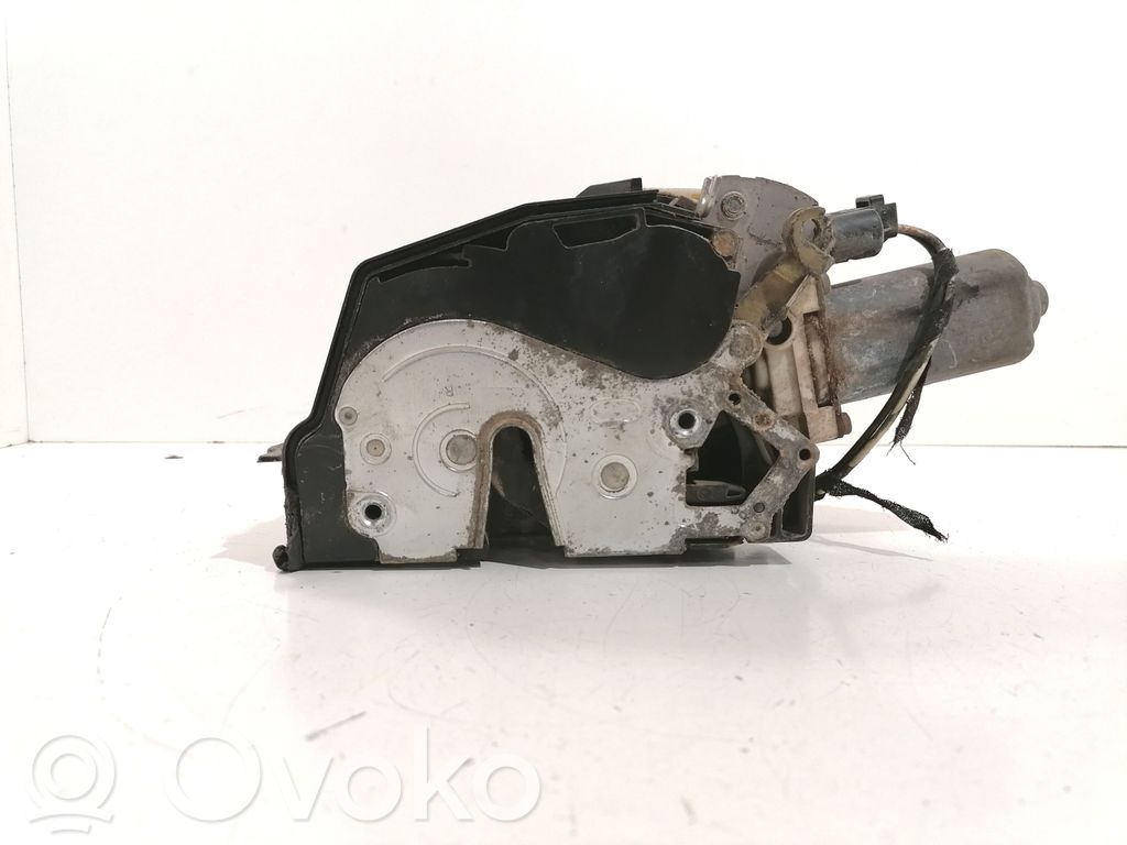 BMW 7 E65 E66 Galinių durų spyna 