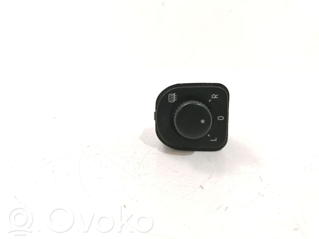 Volkswagen PASSAT B6 Electric window control switch 
