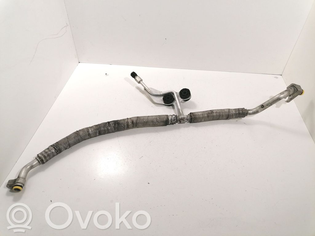 BMW 5 E60 E61 Ilmastointilaitteen putki (A/C) 