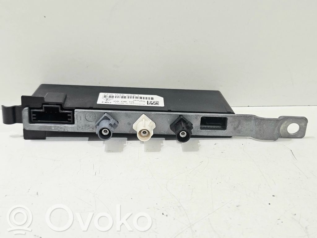 Porsche Cayenne (92A) Aerial antenna amplifier 