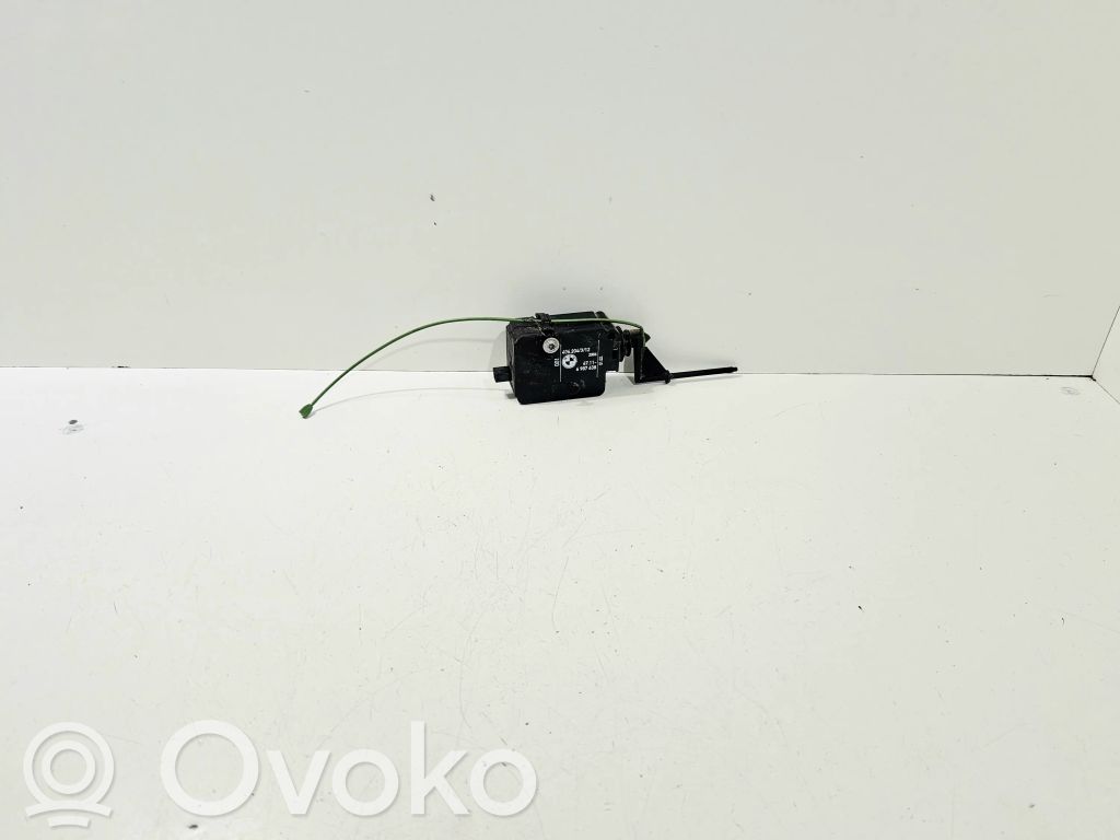 BMW 7 E65 E66 Degalų bako dangtelio spyna 