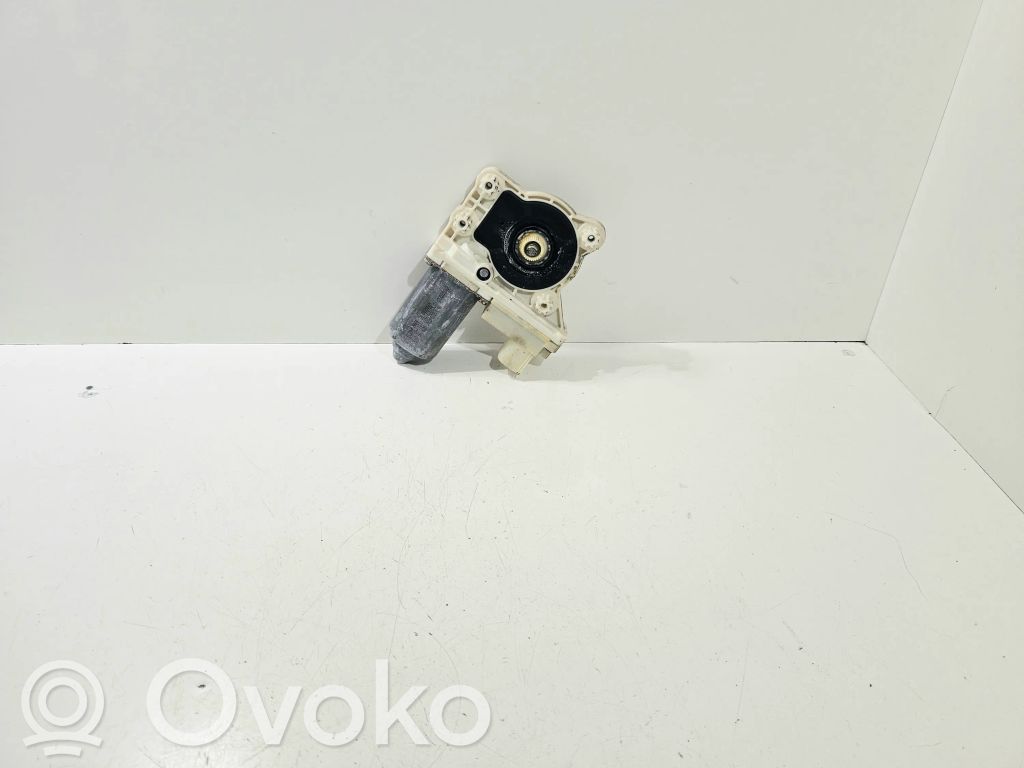 BMW 7 E65 E66 Motor del regulador de la ventanilla de la puerta delantera 