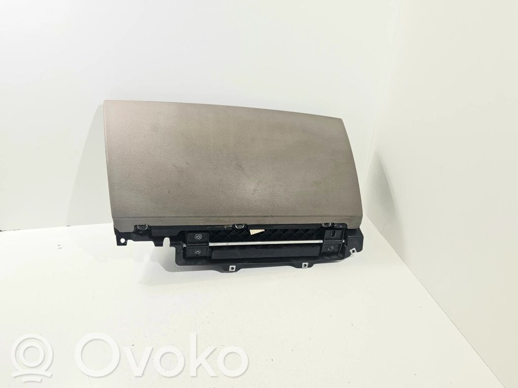 BMW 7 E65 E66 Glove box 