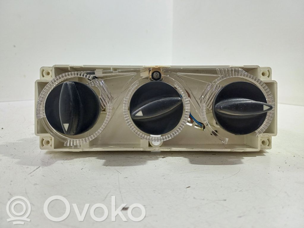 Audi A4 S4 B5 8D Climate control unit 