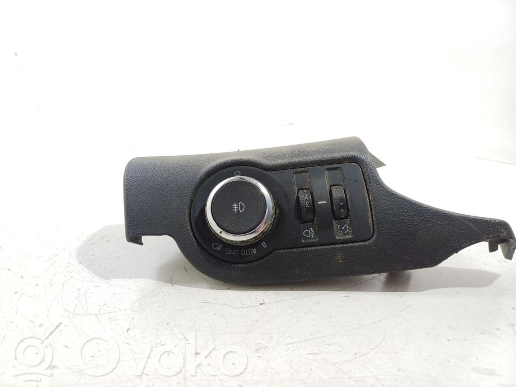 Opel Insignia A Light switch 