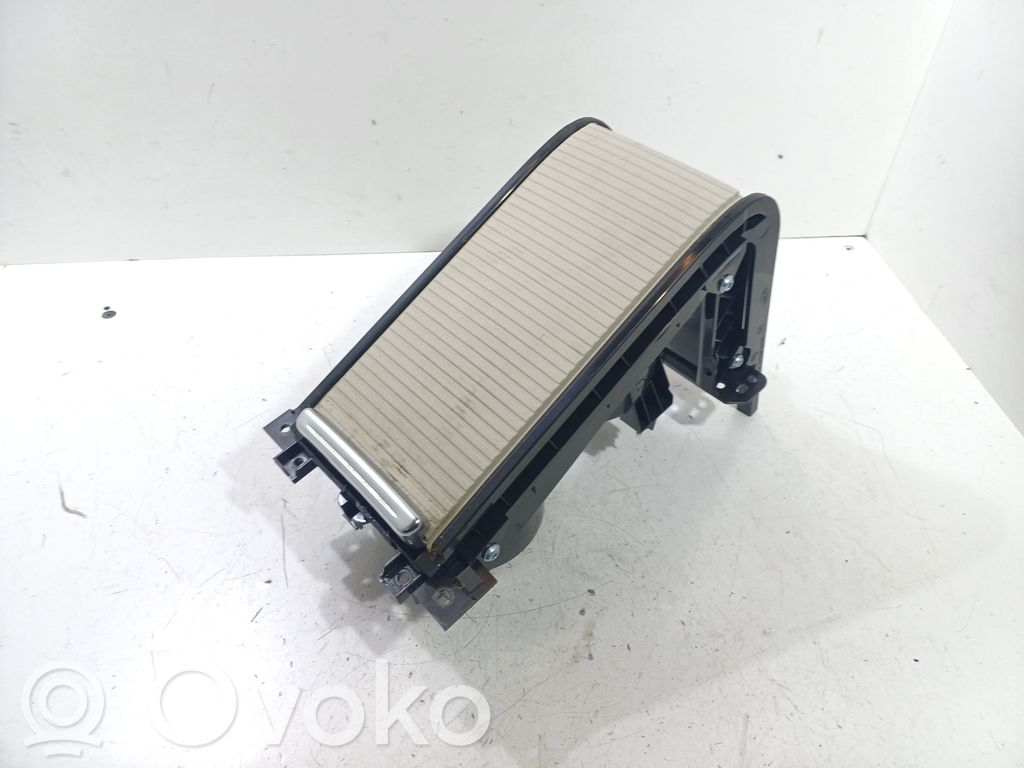 Volvo S60 Mukiteline edessä 
