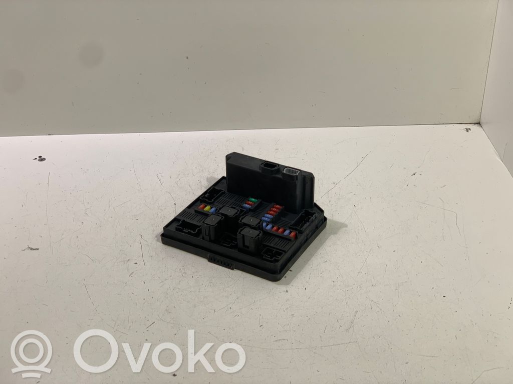 Renault Koleos I Fuse module 