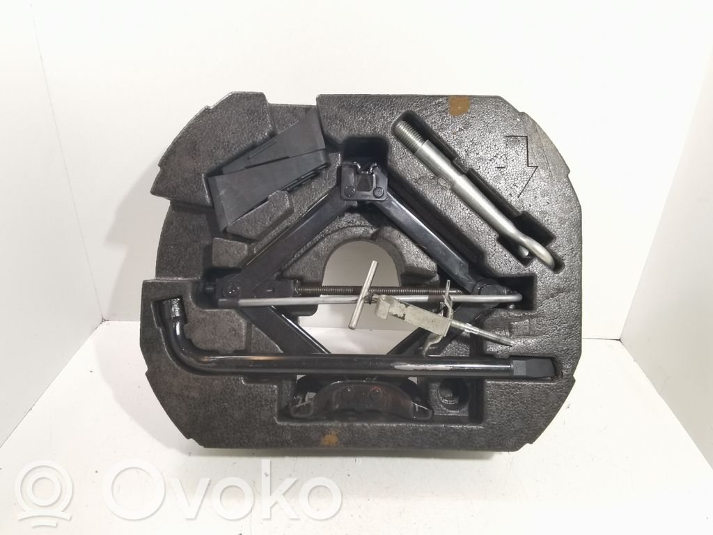 Jaguar XF X250 Tool set 