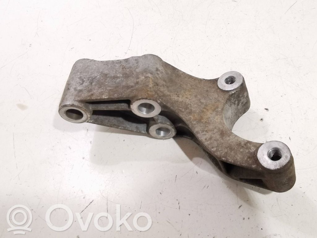 Opel Mokka Engine mounting bracket 