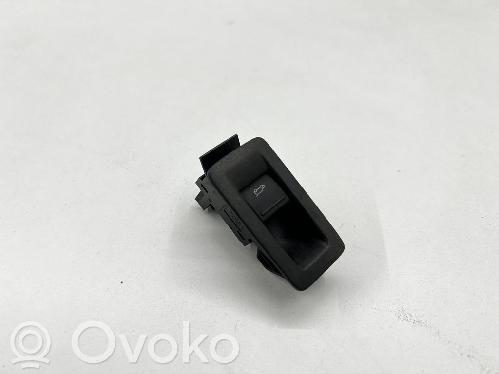Przycisk otwierania klapy bagażnika   1K8959527C,7P6959551A