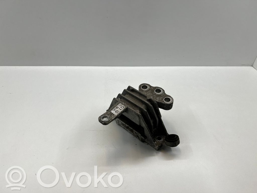 Opel Insignia A Engine mount bracket 