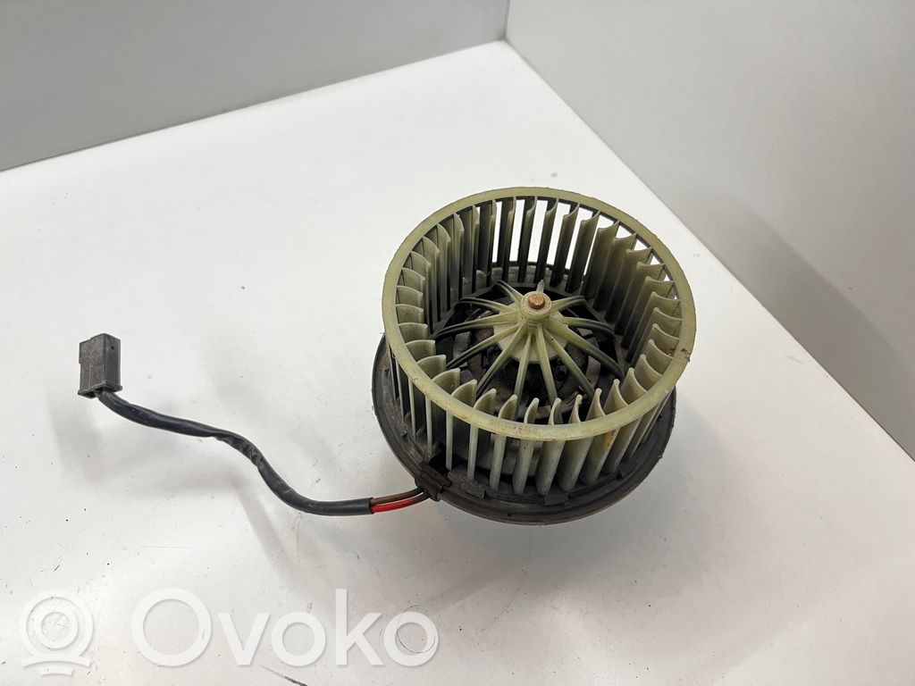 Audi 80 90 S2 B4 Pečiuko ventiliatorius/ putikas 