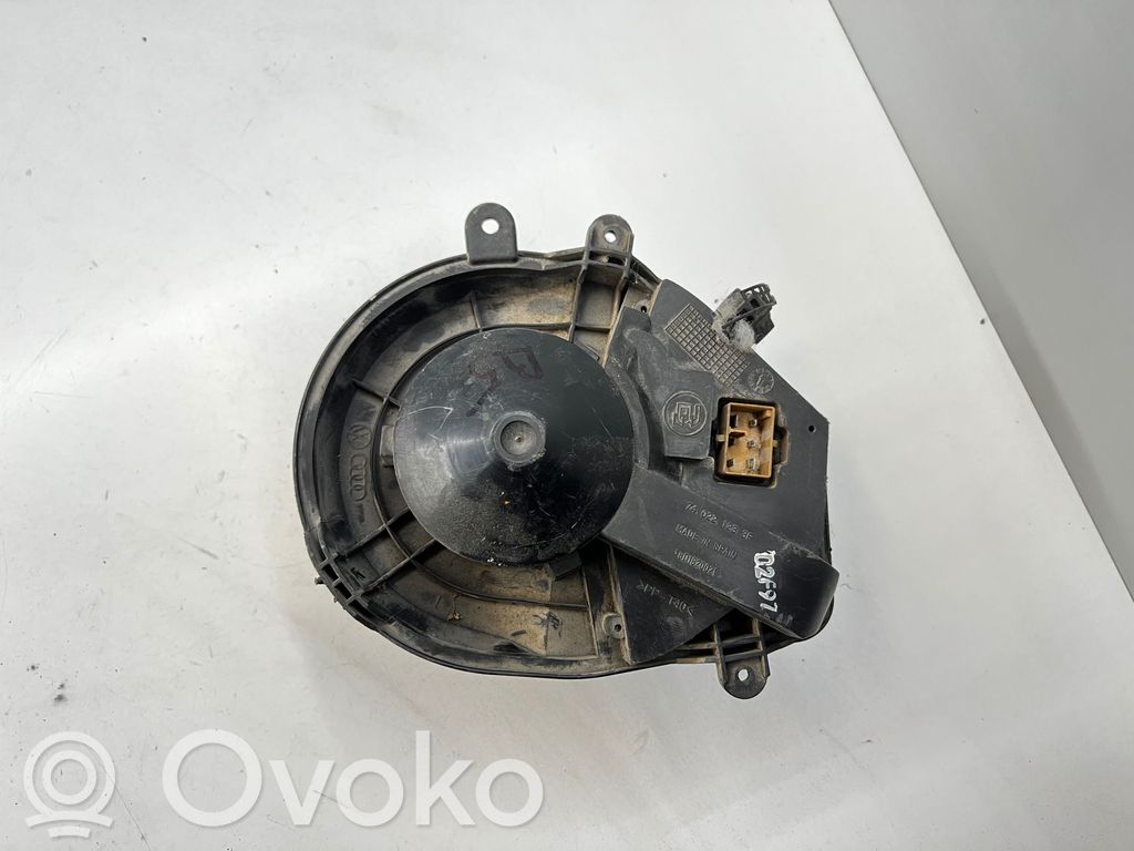 Audi A4 S4 B6 8E 8H Lämmittimen puhallin 