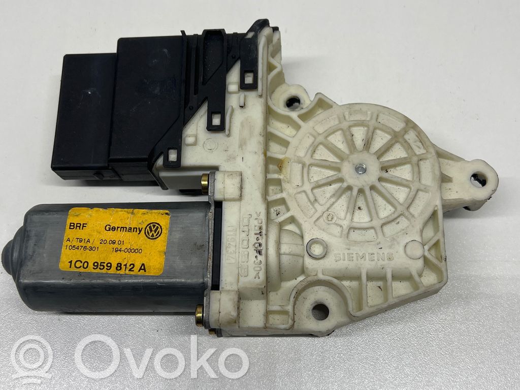 Volkswagen Golf IV Silniczek podnoszenia szyby drzwi tylnych 