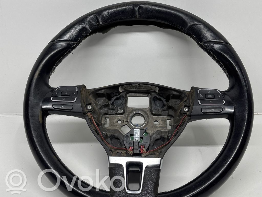 Volkswagen Golf VI Ohjauspyörä 