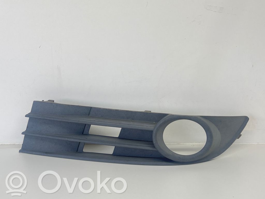 Volkswagen Touran I Front fog light trim/grill 