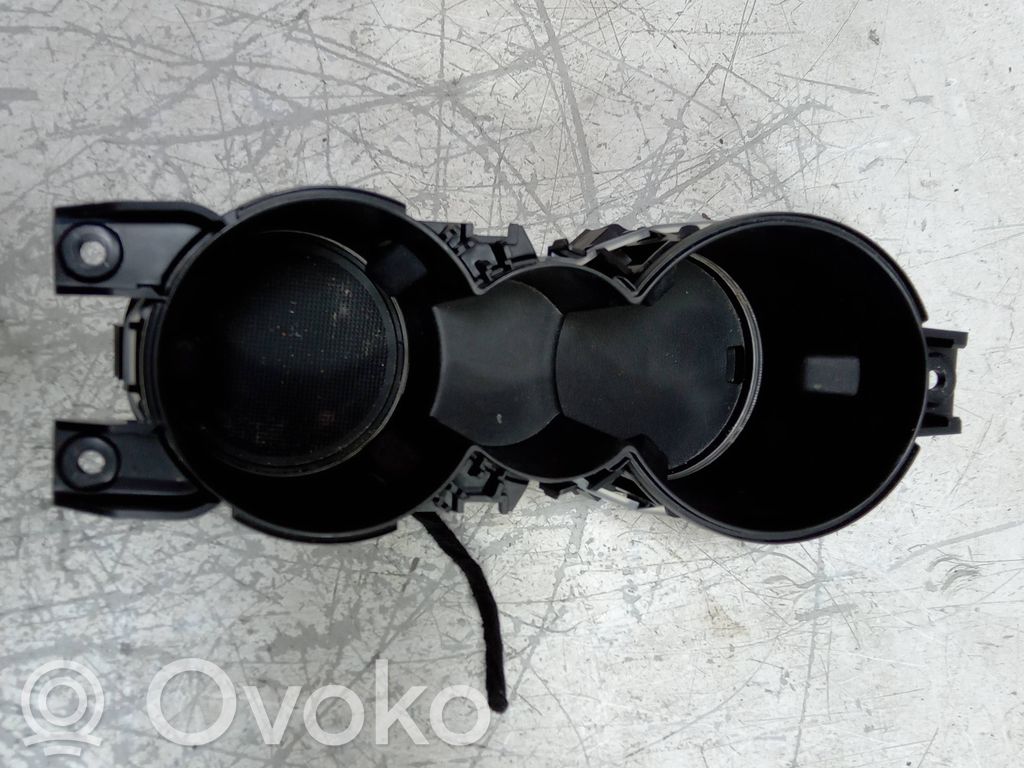 Ford Kuga III Mukiteline edessä 