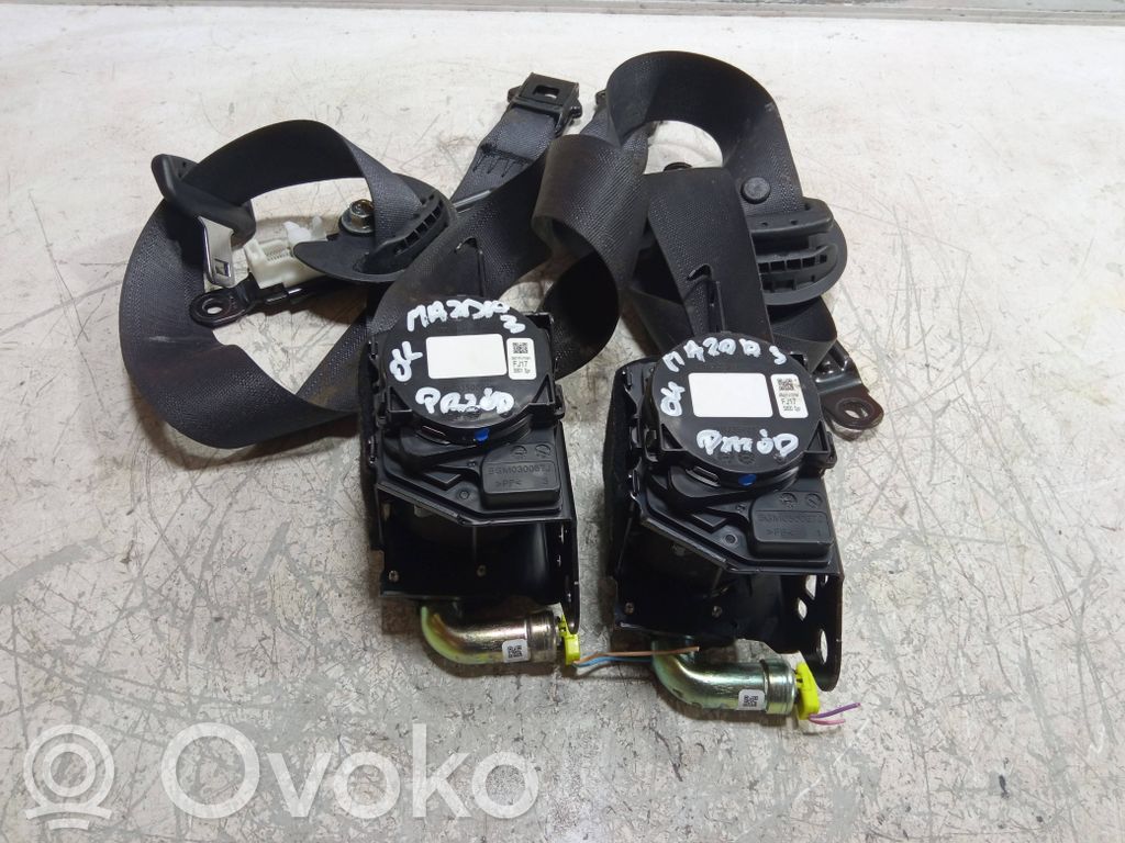 Mazda 3 Cinturón delantero 