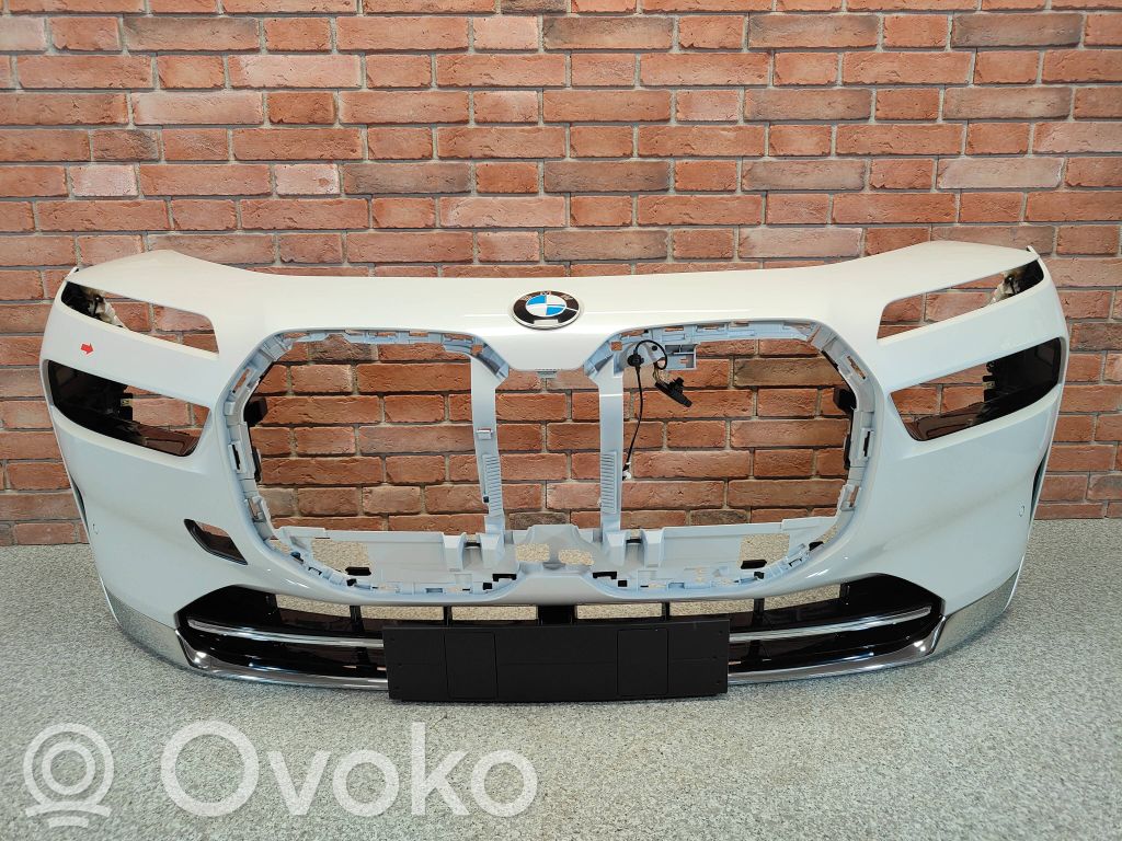 BMW 7 G70 Priekinis bamperis 