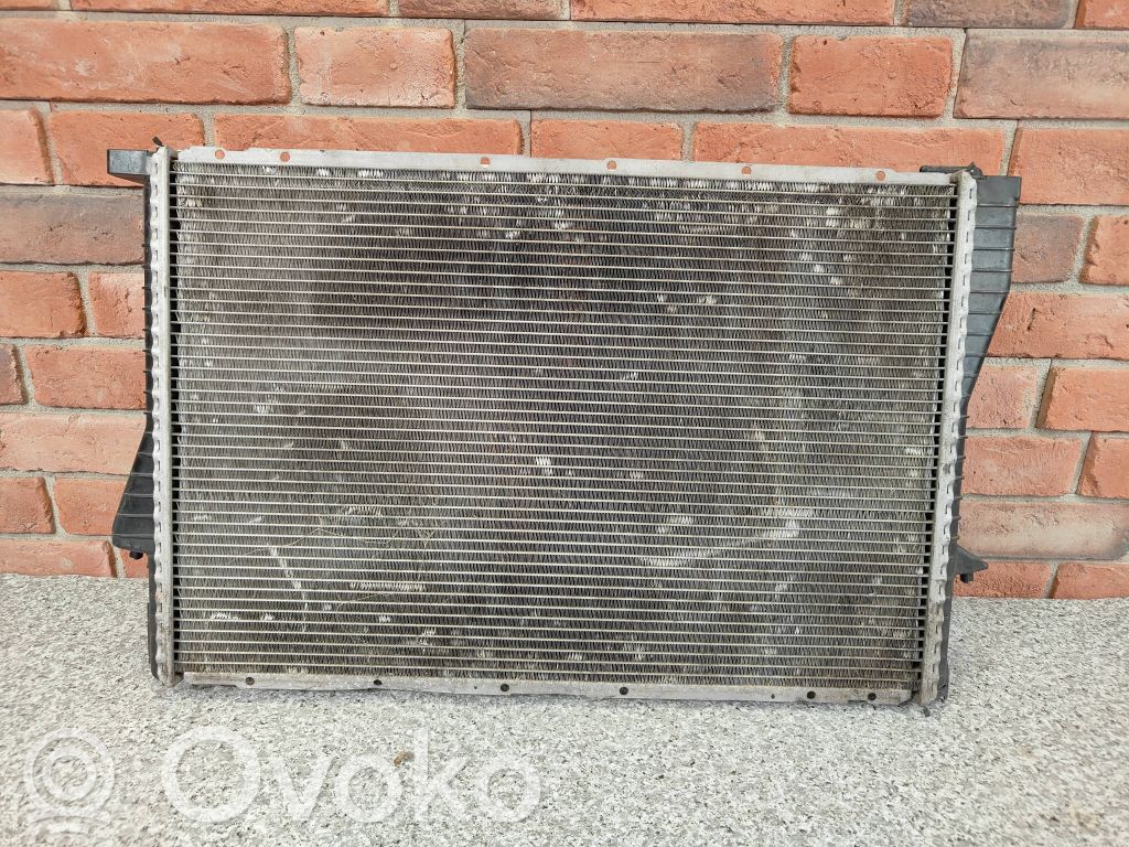 BMW 5 E39 Coolant radiator 