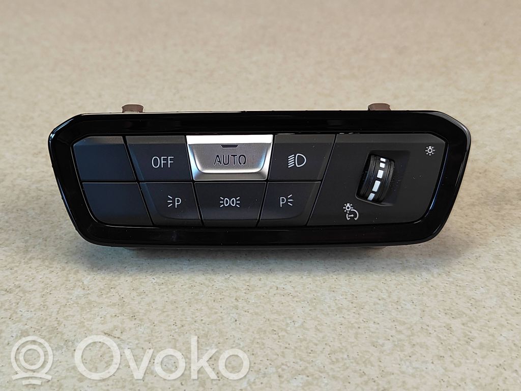 BMW 8 G15 Interruptor de luz 