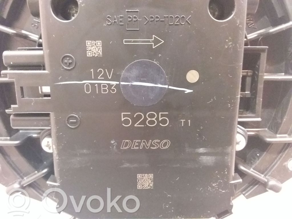 Lexus RX 450H Pečiuko ventiliatorius/ putikas 