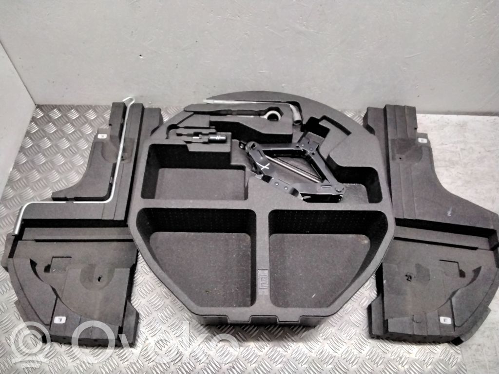 Subaru Legacy Tool set 