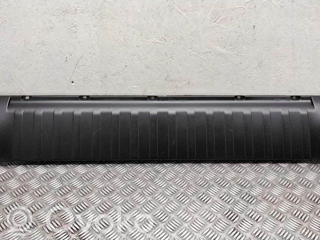 BMW X5 E70 Tailgate trim 