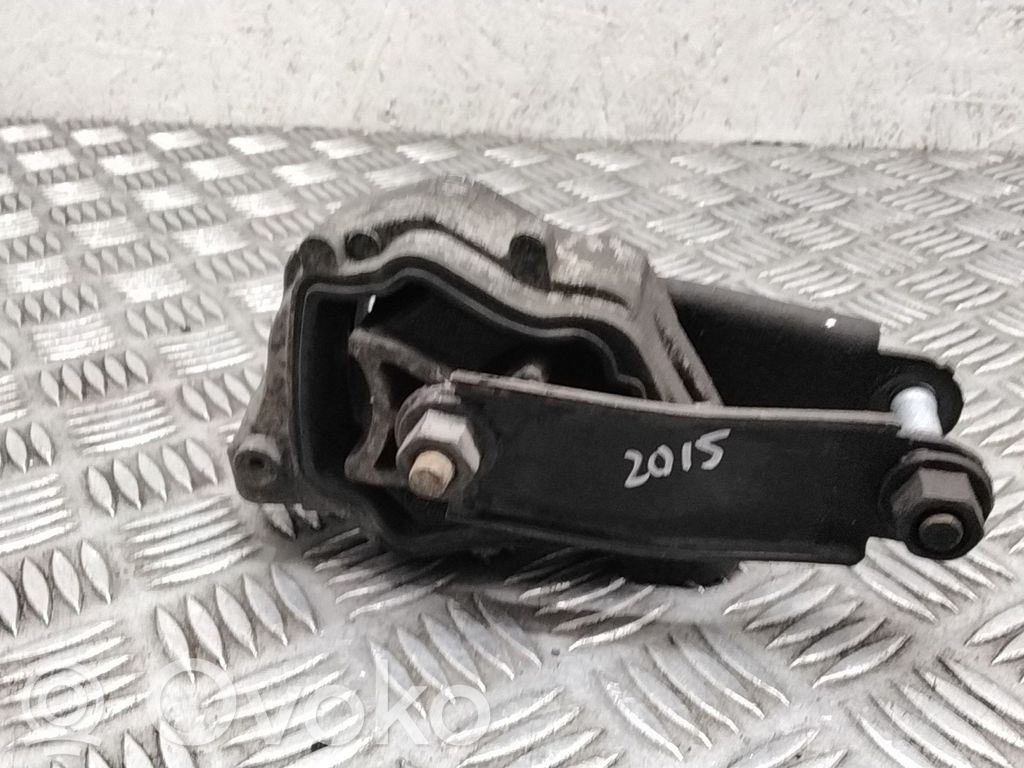 Volvo V70 Engine mount bracket 
