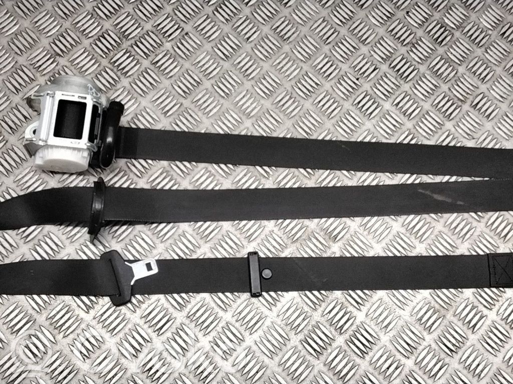 BMW 5 G30 G31 G38 Cinturón delantero 