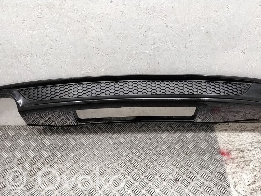 Audi A6 C7 Moldura inferior del parachoques trasero 