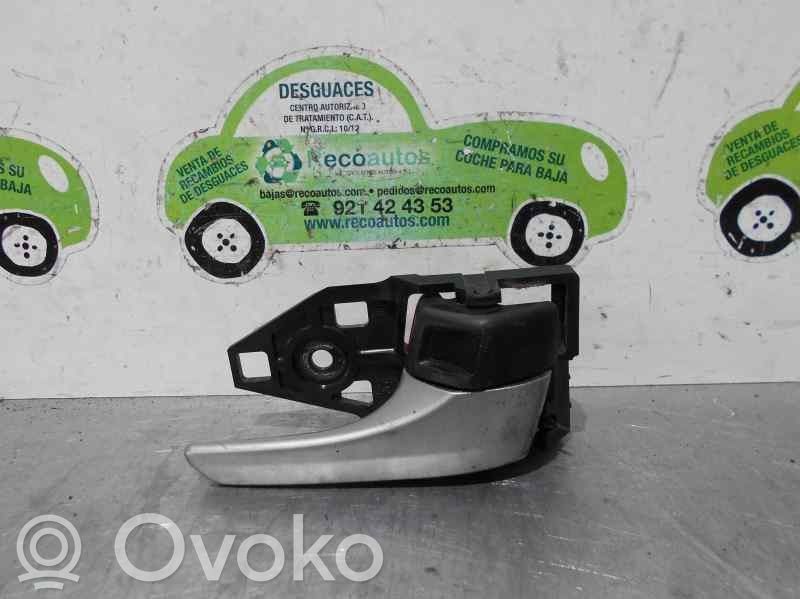 Toyota Prius (XW30) Front door interior handle 