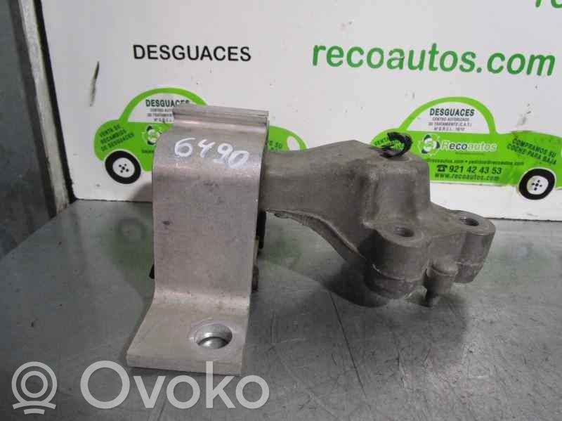 Engine mount bracket   8200575641