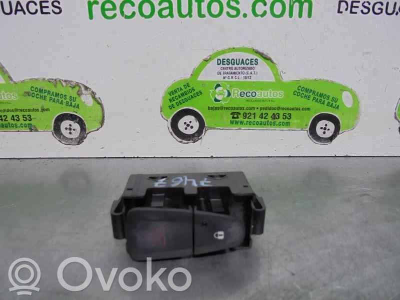 Dacia Sandero II Hazard light switch 
