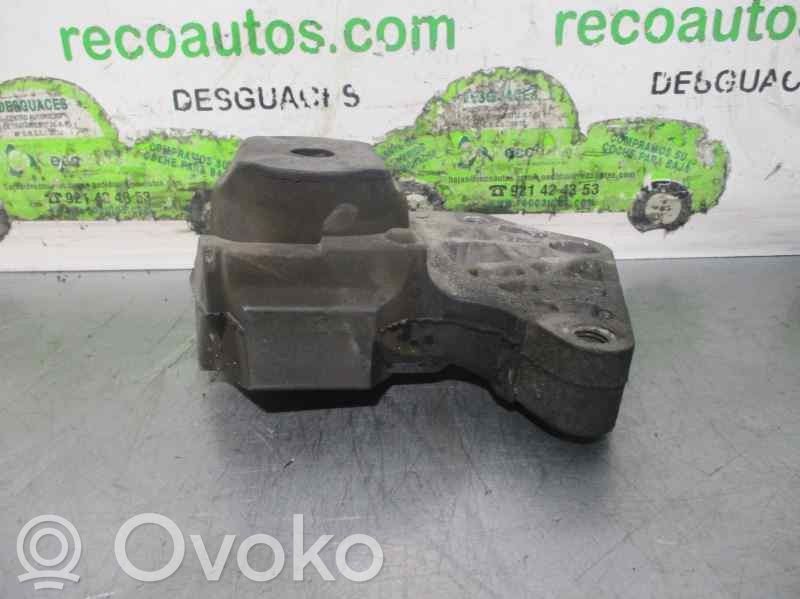 Engine mount bracket   3C117M124AD