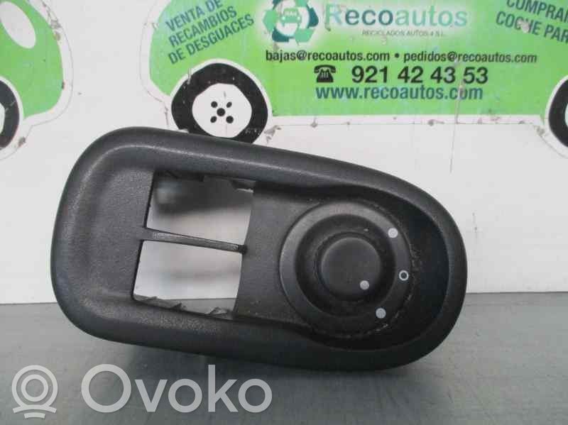 Renault Master III Wing mirror switch 