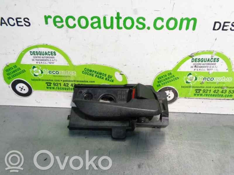 Hyundai i10 Front door interior handle 