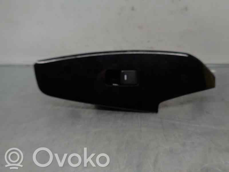 Mazda 3 III Electric window control switch 