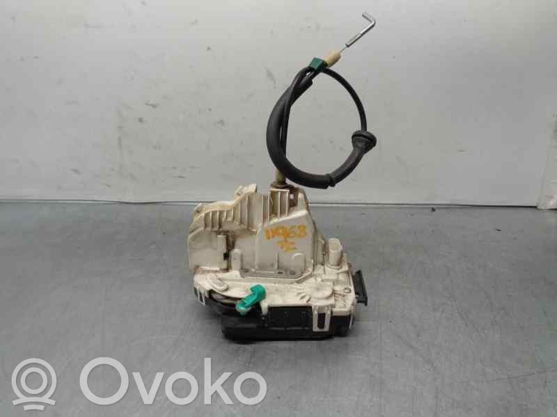 Chrysler Sebring (JS) Takaoven lukko 