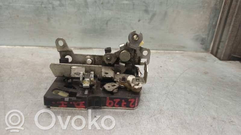 Iveco Daily 4th gen Etuoven lukko 