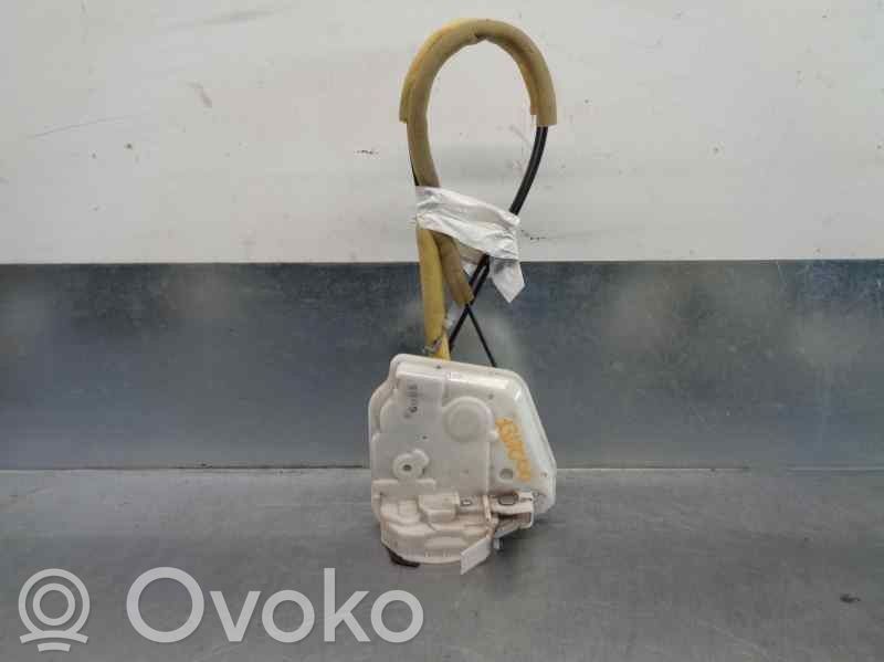 Mazda 2 Priekšpusē slēdzene 
